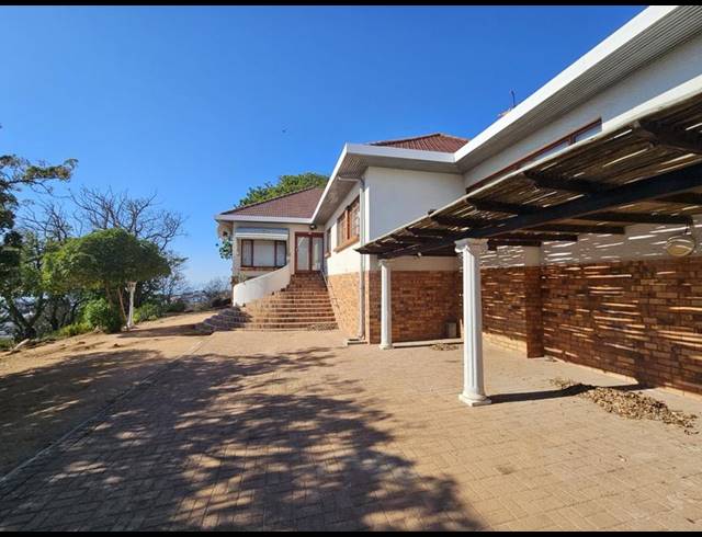 6 BEDROOM HOUSE FOR SALE IN DA GAMA BAY